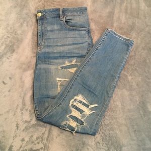 AEO Distressed Light Wash Super Stretch Jeans